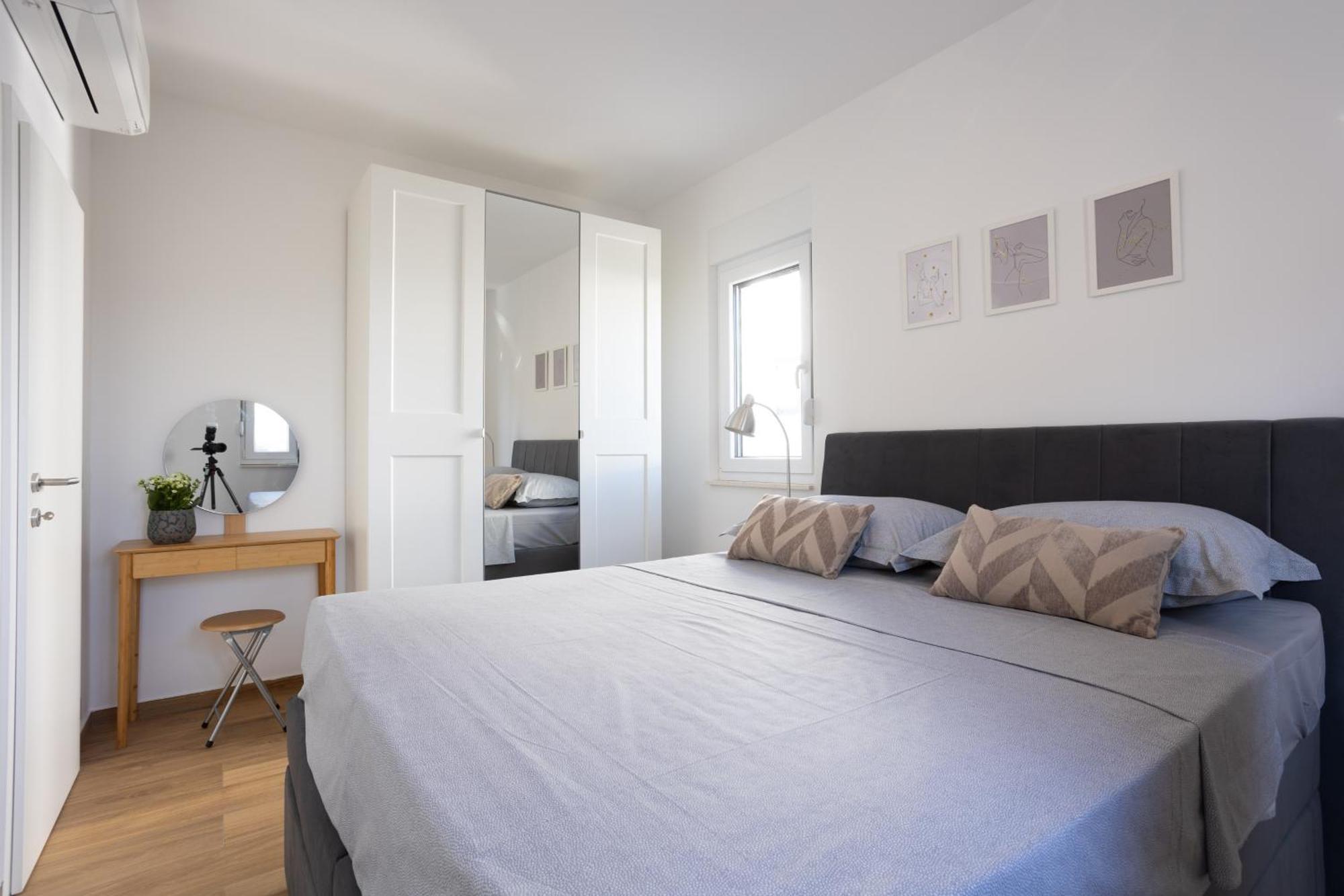 La Petit Appartement Trogir Buitenkant foto