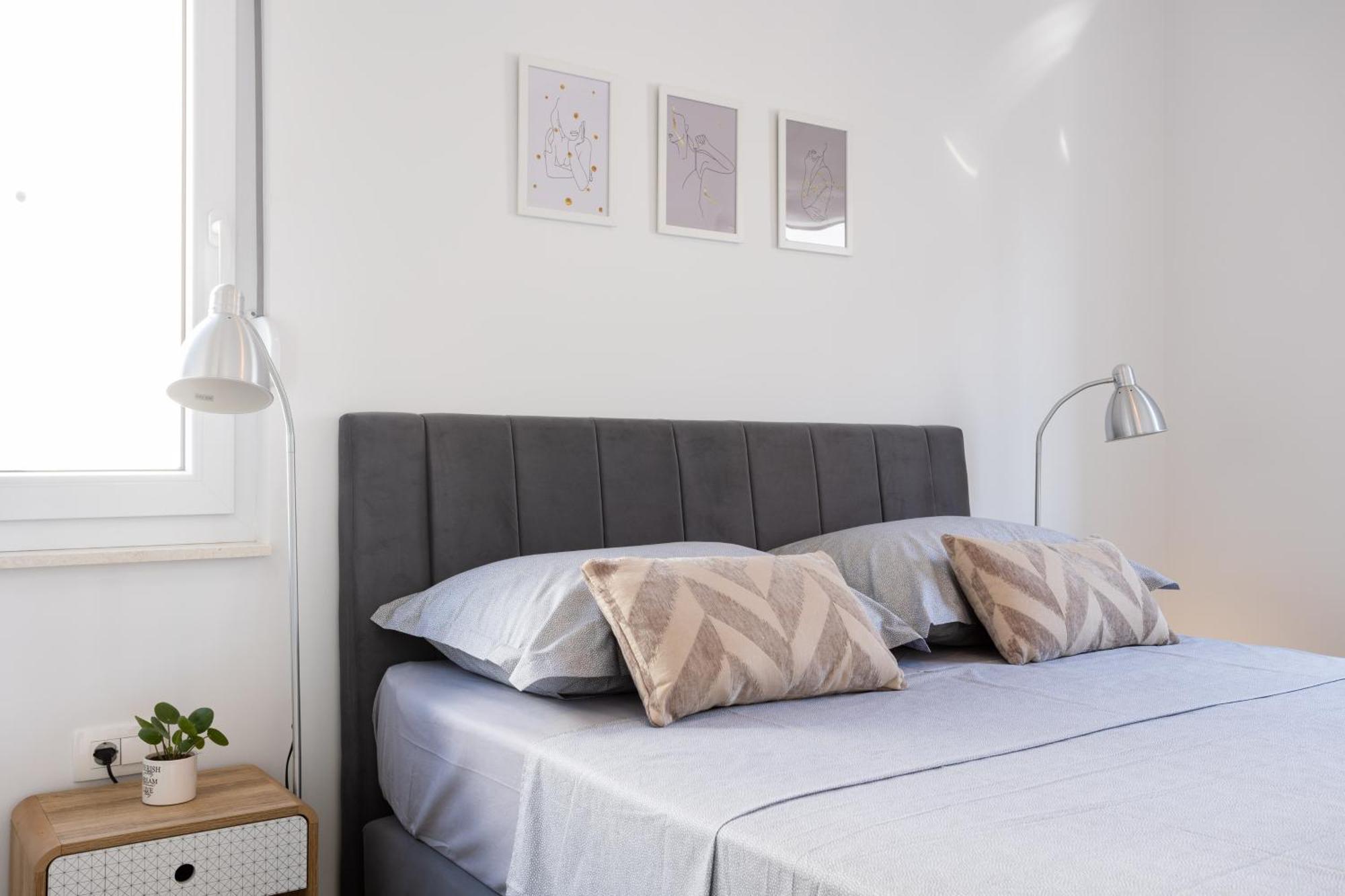 La Petit Appartement Trogir Buitenkant foto