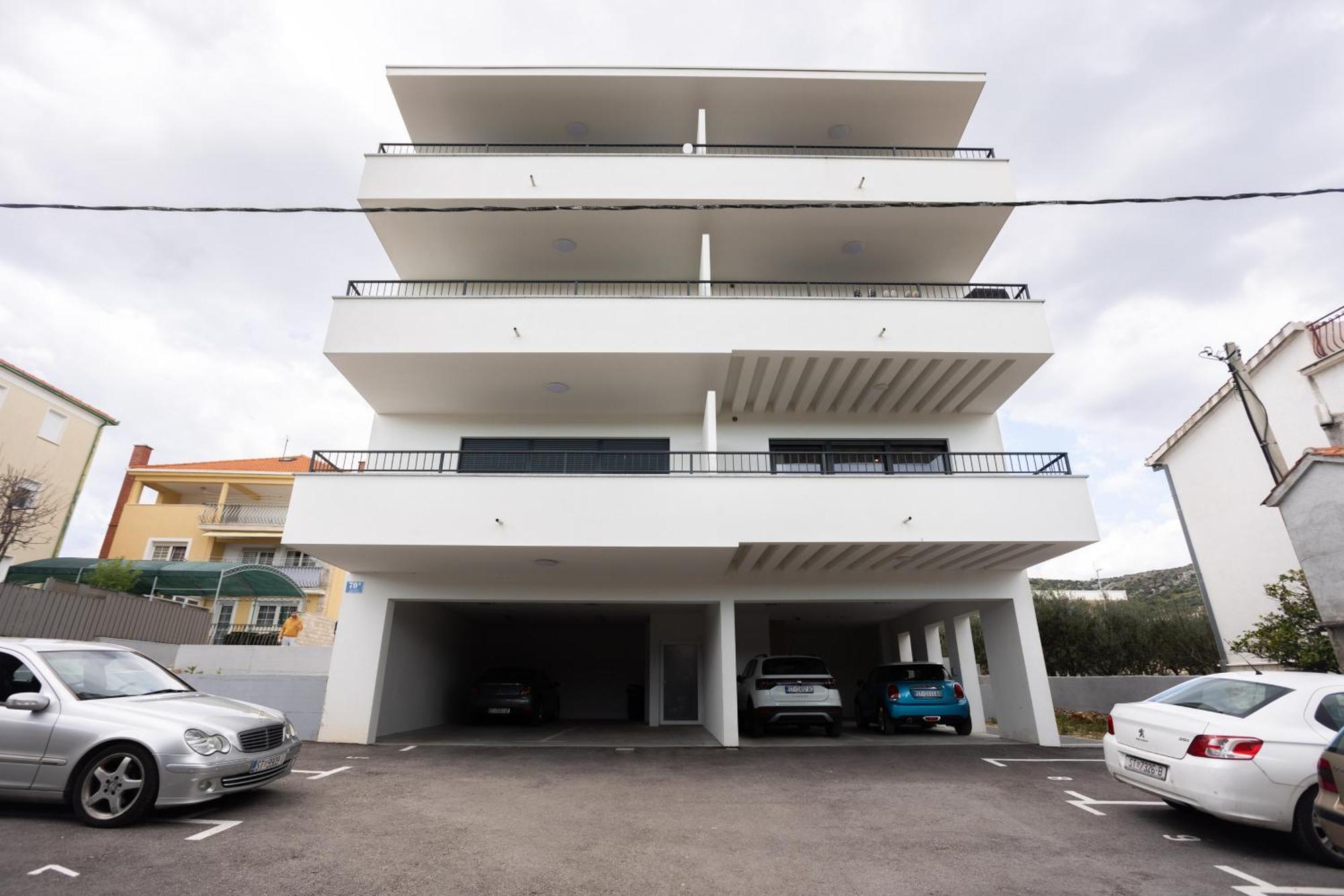 La Petit Appartement Trogir Buitenkant foto