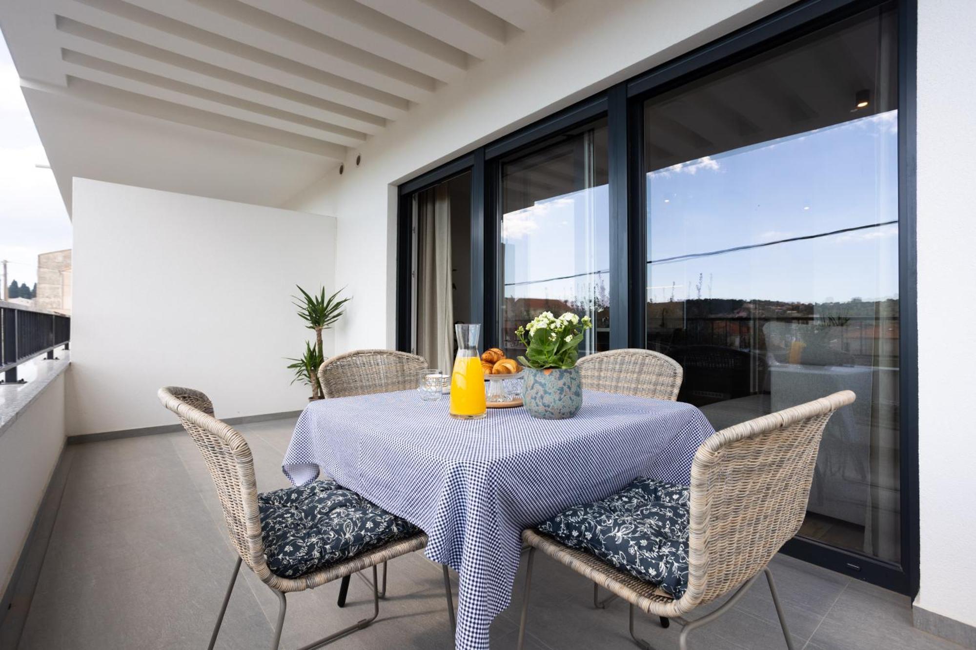 La Petit Appartement Trogir Buitenkant foto