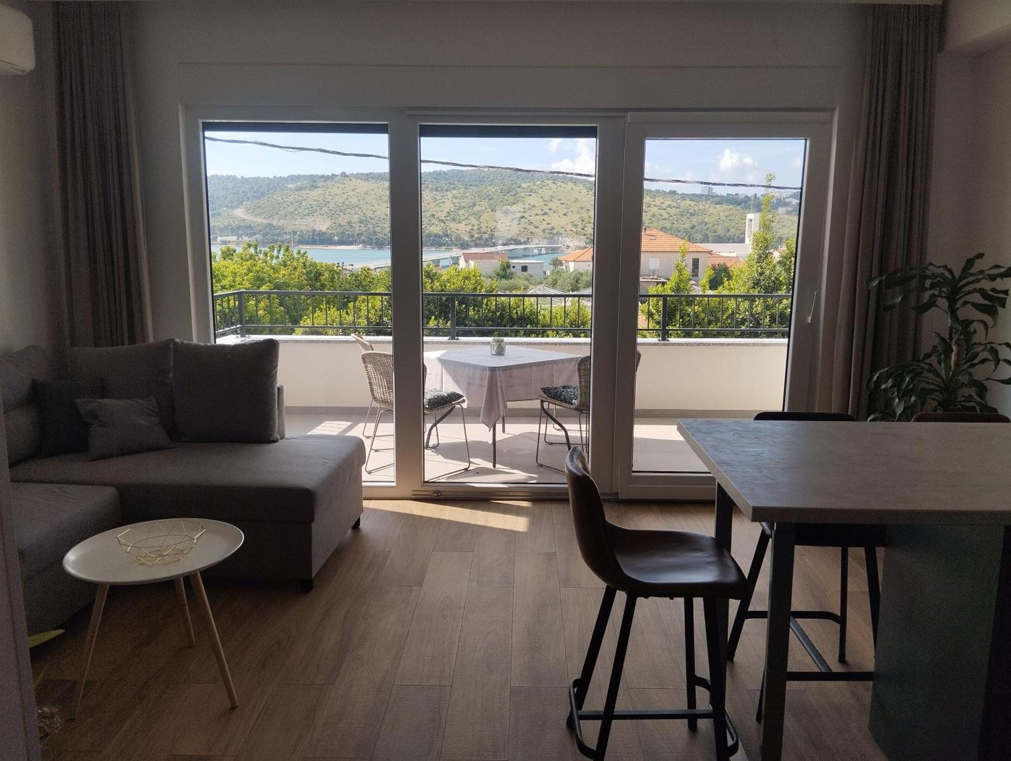 La Petit Appartement Trogir Buitenkant foto